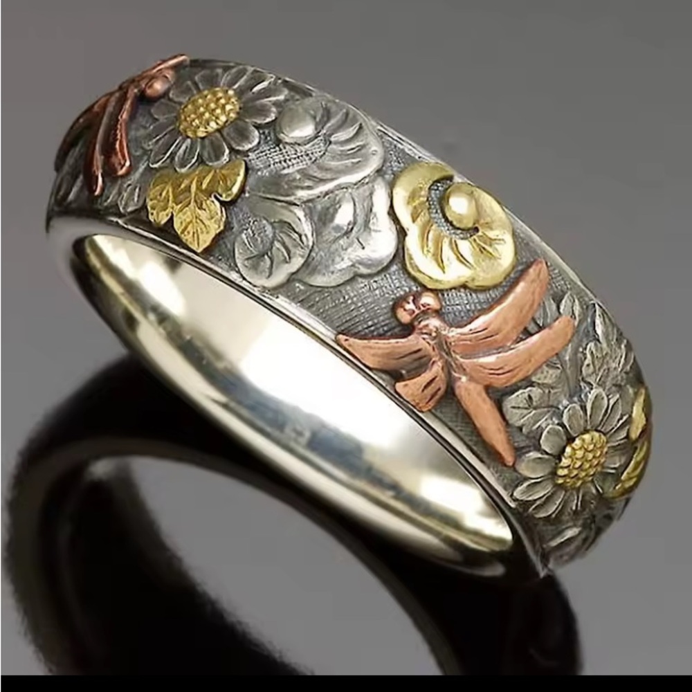 Free People Silver and Gold Floral Ring 7 1/2